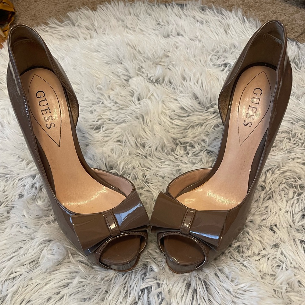 Peep toe